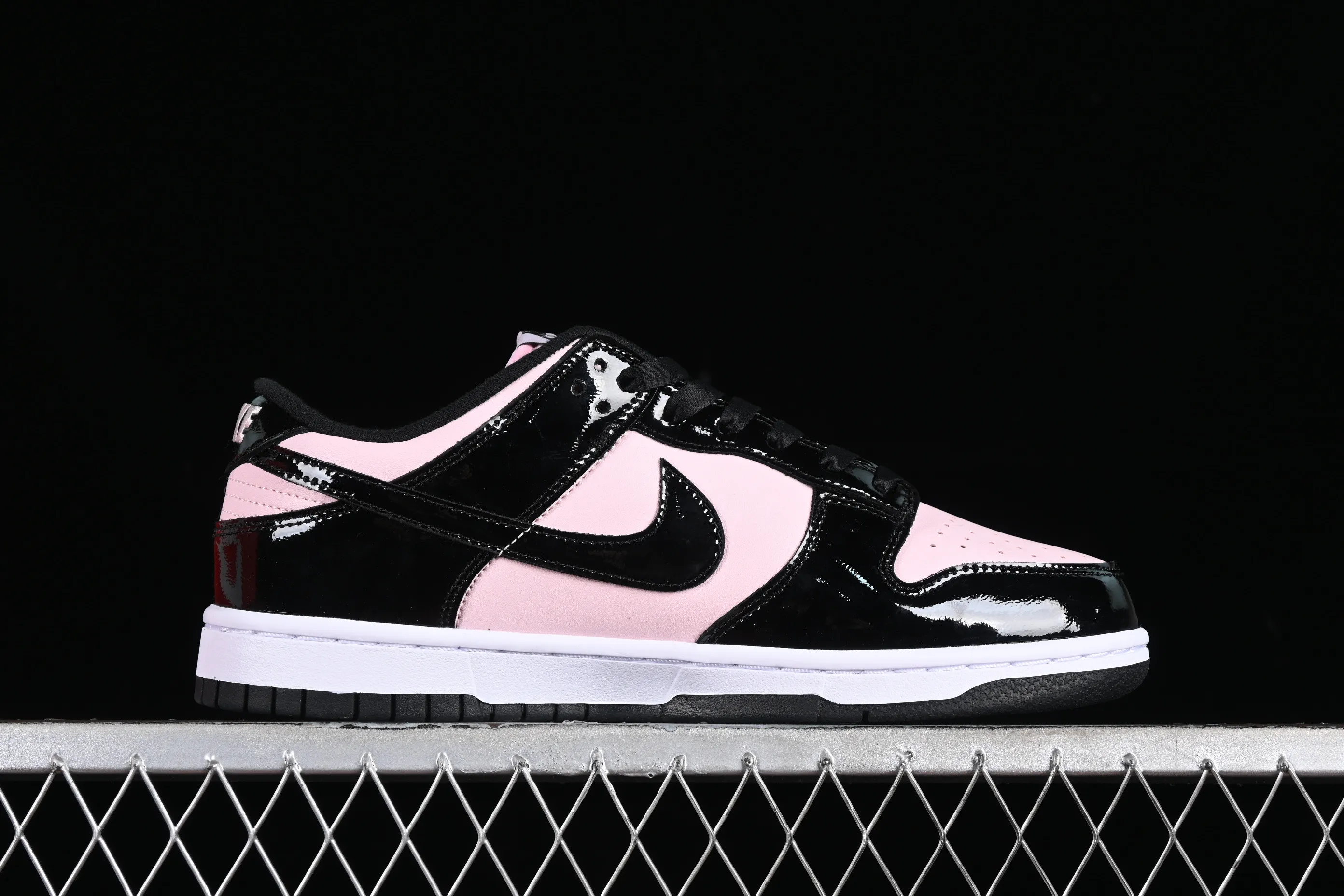 All categories Nk SB Dunk series Nk SB Dunk Low low-top sneakers Nk Dunk Low "Pink Black" black pink SB low-top sports and leisure sneakers DJ9955-600